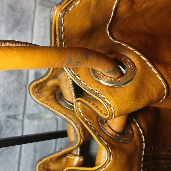 Michael Kors Astor Studded X-Large Ring Tote โ Tan Leather | Edgy & Iconic ๐คโจ - Picture 14 of 15